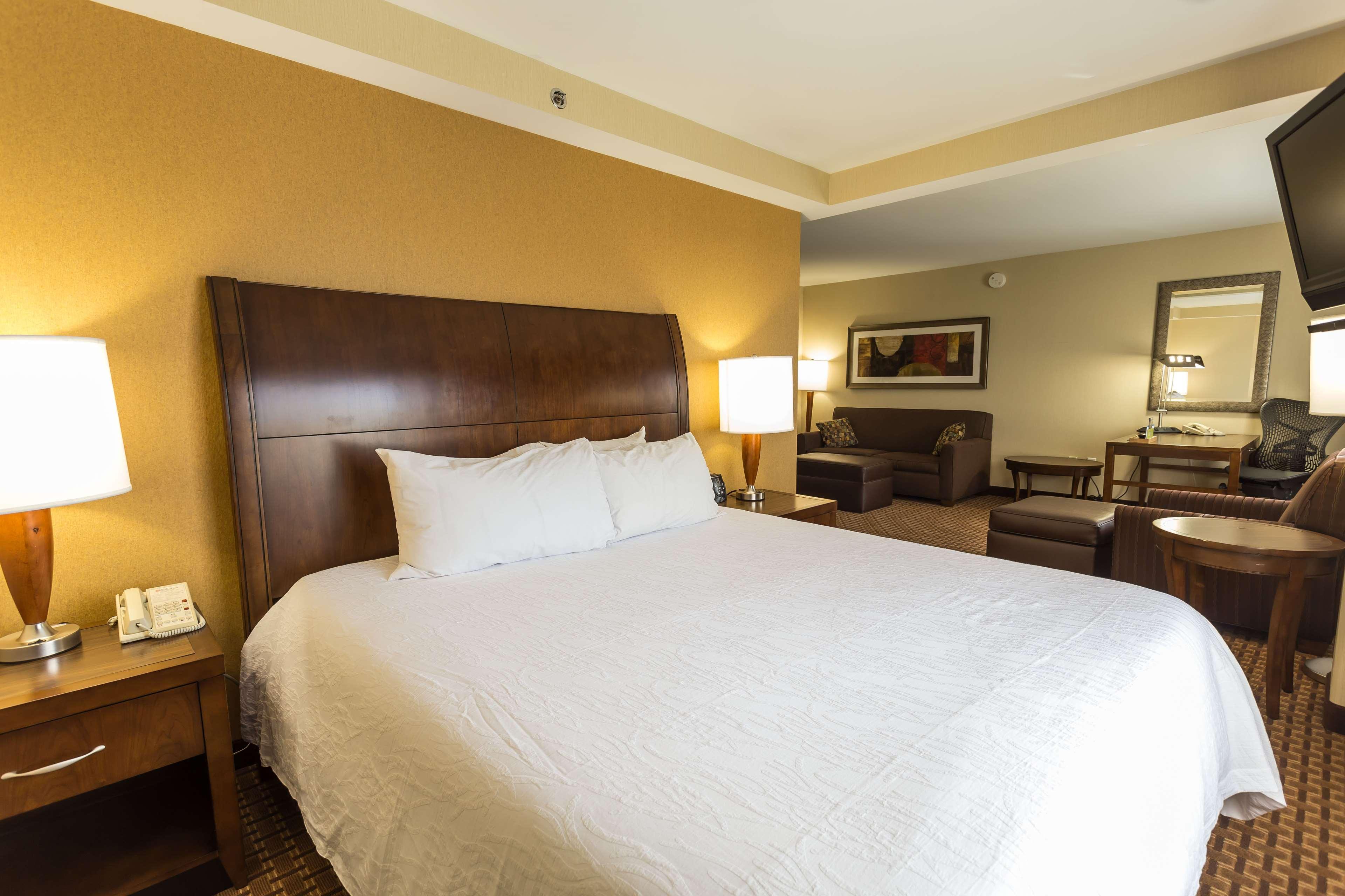 Hilton Garden Inn San Mateo Exterior photo